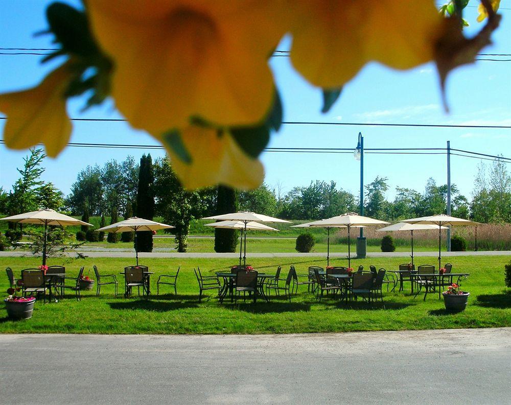 Motel Fleur De Lys Magog Exterior foto